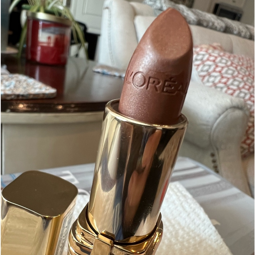 Several lipsticks